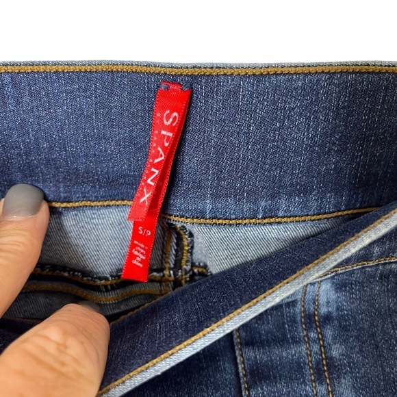 Spanx Distressed Ankle Skinny Jeans Medium Wash Size Small Style 20203R - Picture 8 of 12
